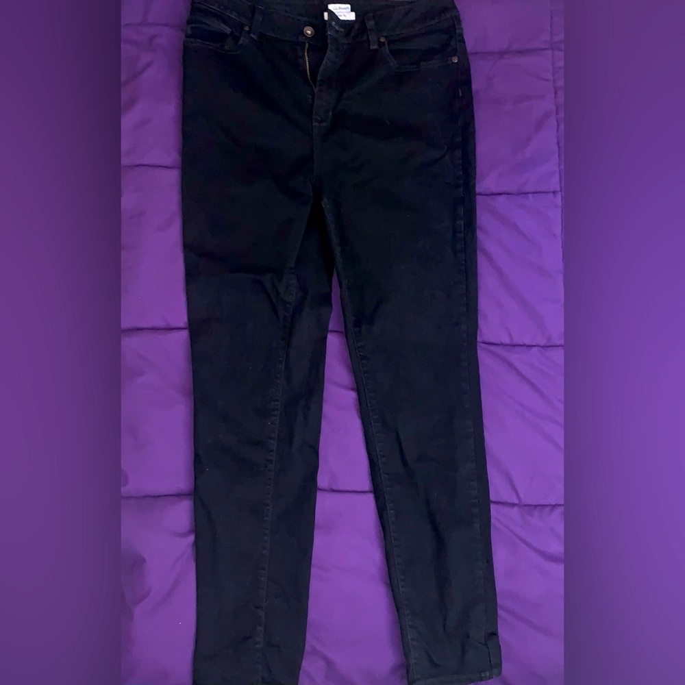 L.L. Bean Classic Fit Size 12 Black Jeans